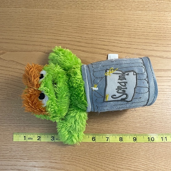 Fisher Price Sesame Street Oscar the Grouch Plush Trashcan 40th Anniversary 10" - Picture 8 of 9